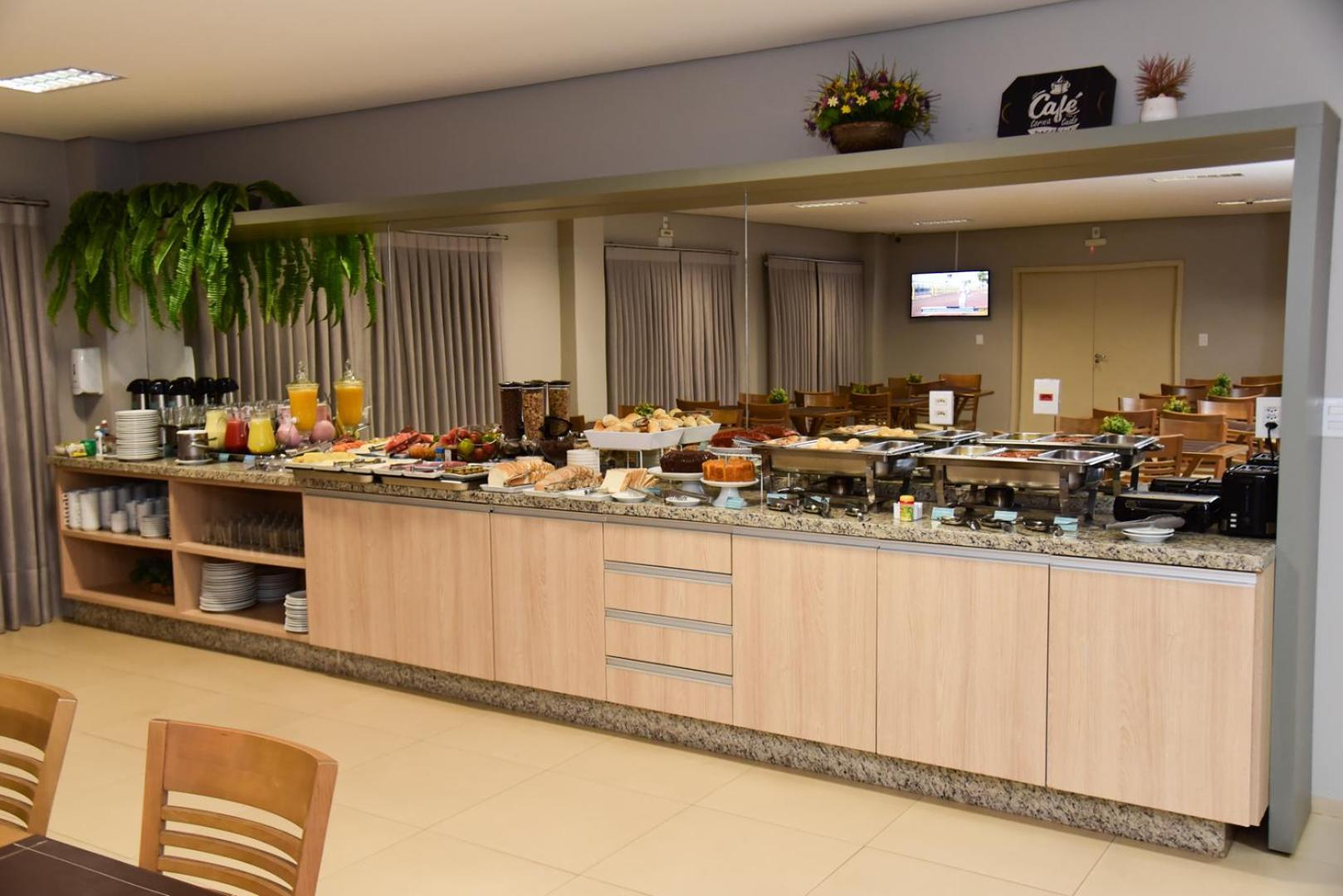 קסקוול Hotel Plaza Garden מראה חיצוני תמונה